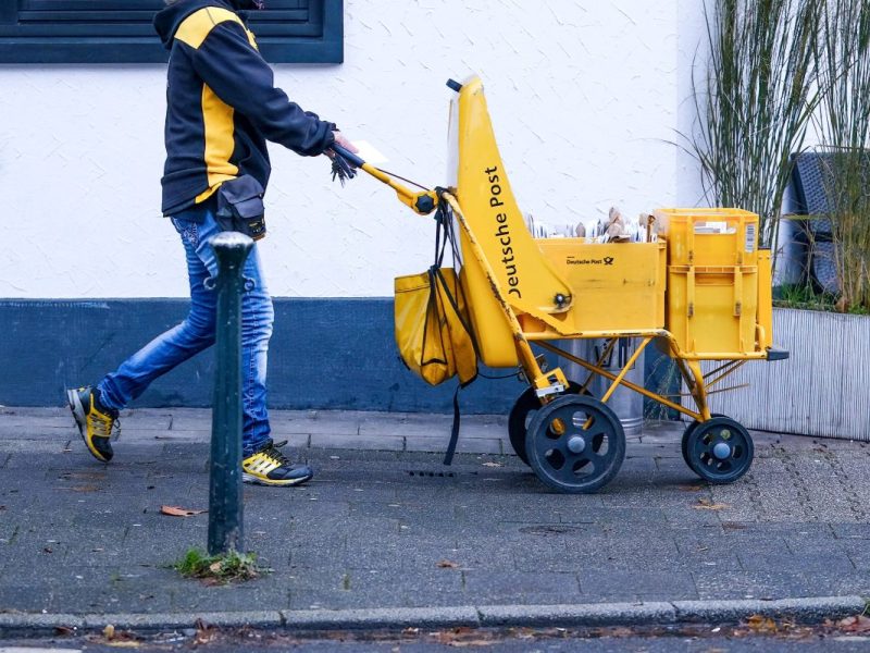 Ein Deutscher Post-Bote in NRW musste heftige Kritik einstecken.