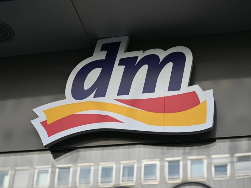 Ein dm in Bochum macht dicht wegen einer Laden-Modernisierung.