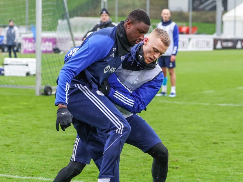 Beim FC Schalke 04 ist der ein oder andere Profi außen vor.