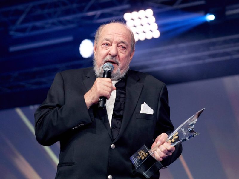 Schock für alle Fans von Ralph Siegel! Die ESC-Legende kämpft derzeit gegen katastrophale Schmerzen. Warum ihm nun eine Operation droht...
