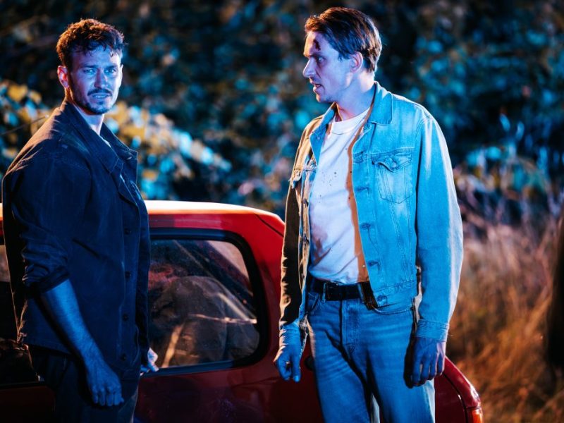 Tatort Saarbrücken: Hauptkommissar Leo Hölzer (Vladimir Burlakov,li.) und sein Kollege Hauptkommissar Adam Schürk (Daniel Sträßer).