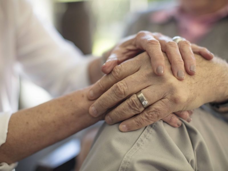 Die Fotos, die das Paar nach der Hochzeit postet, sorgen für Irritation.