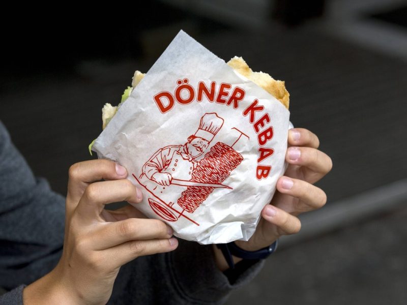 Die Polizei in Gelsenkirchen jagt einen vermeintlichen Döner-Dieb.