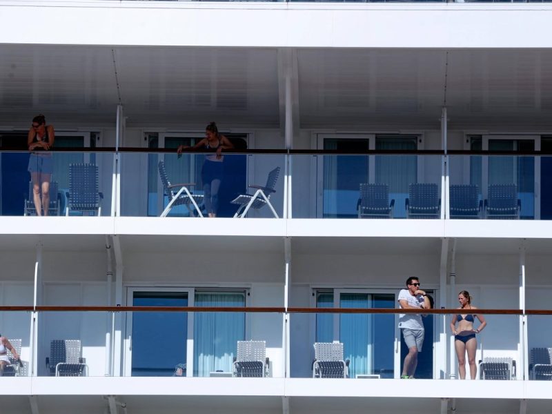 Kreuzfahrt-Gäste können ihren Augen nicht trauen.