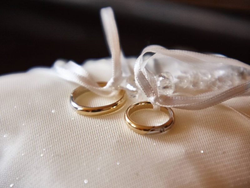 Dass diese Hochzeit statt finden wird, ist für alle eine große Überraschung.