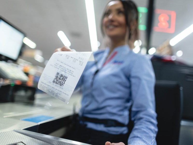 Kunden von Aldi, Lidl und Co. müssen beim Bezahlen vor allem eine Sache beachten.
