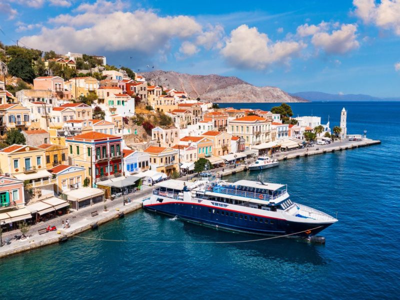 Die griechische Regierung verspricht Reisenden nach dem Waldbrand auf Rhodos eine Woche kostenlosen Urlaub.