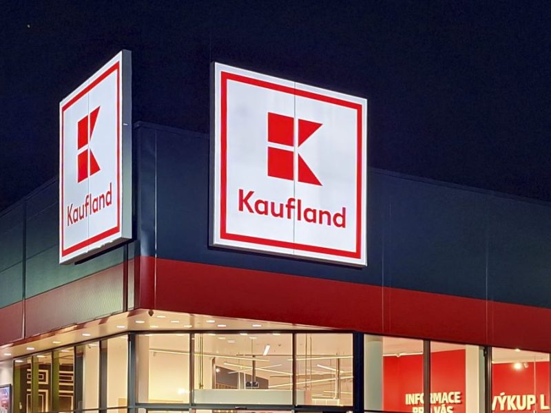 Kaufland-Mitarbeiter erhält Geschenk - Kunden begeistert