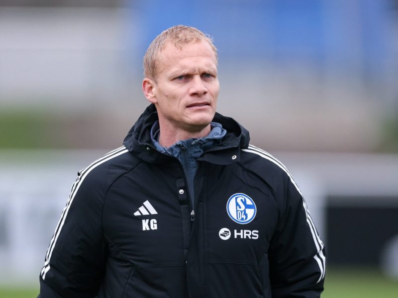 Karel Geraerts will einen Spieler des FC Schalke 04 langsam ans Team heranführen.