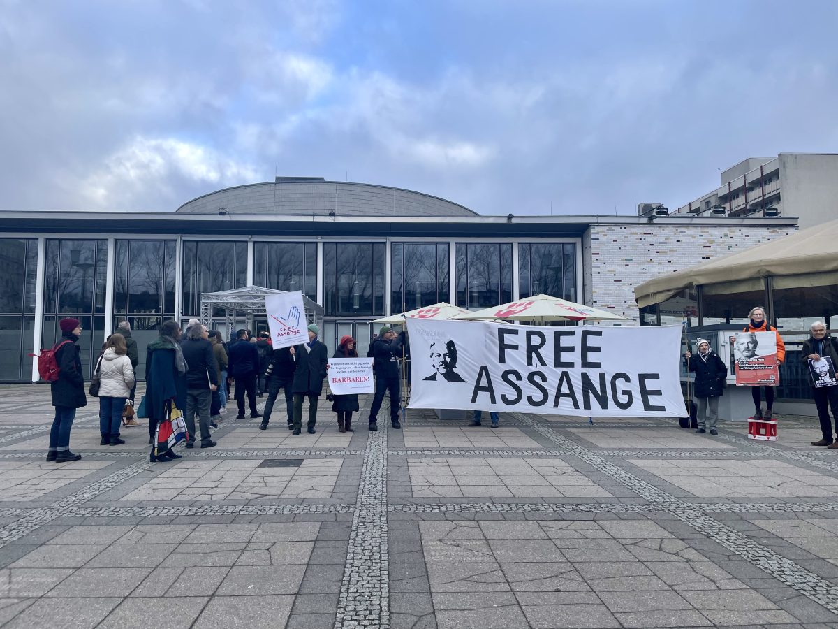 Proteste vor dem ersten bundesweiten Parteitag der BSW. Diese Forderungen haben die Demonstranten.
