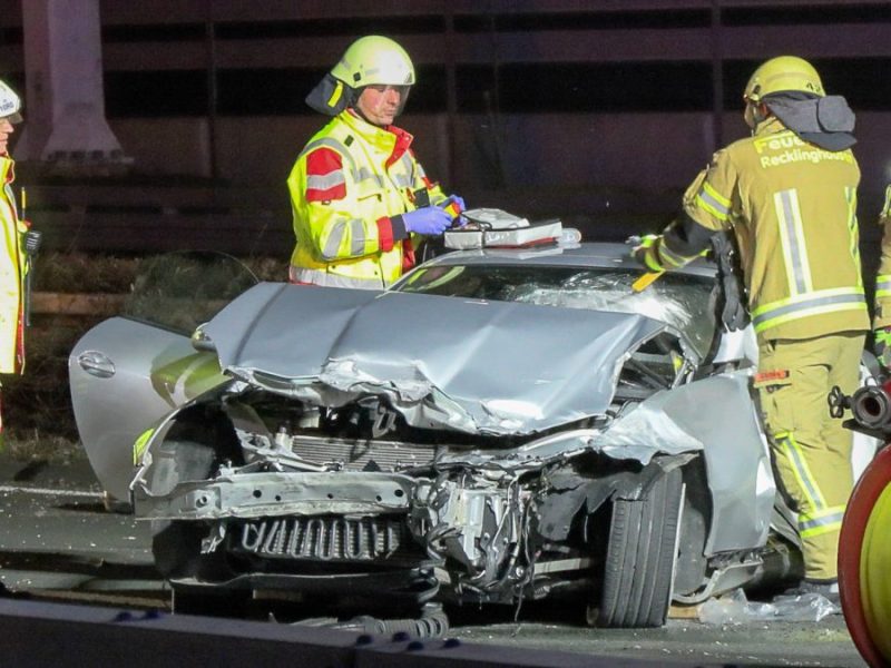 Auf der A43 kam es zu einem heftigen Unfall.