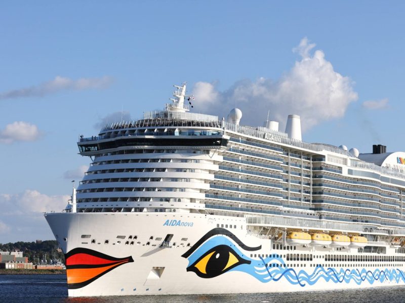 Dieser Kreuzfahrt-Passagier ist von dem Benehmen der Mitreisenden unzufrieden.