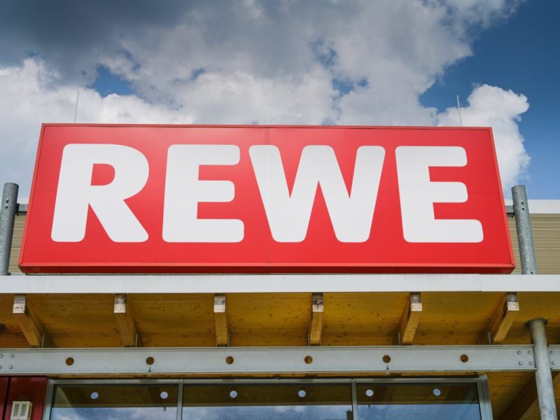 Rewe, dm und Co. greifen zu einer Maßnahme, um auf dieses Problem aufmerksam zu machen,