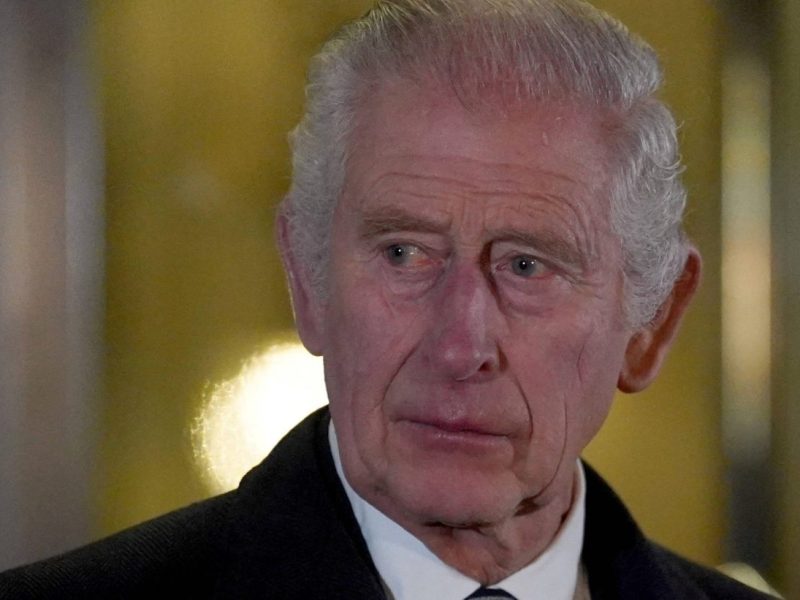 Seit seiner Krebsdiagnose befindet sich König Charles III. in der Genesung, doch neue Herausforderungen zehren an seinen Kräften...