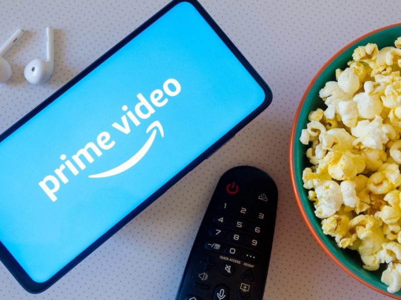 Prime Video Logo mit Popkorn