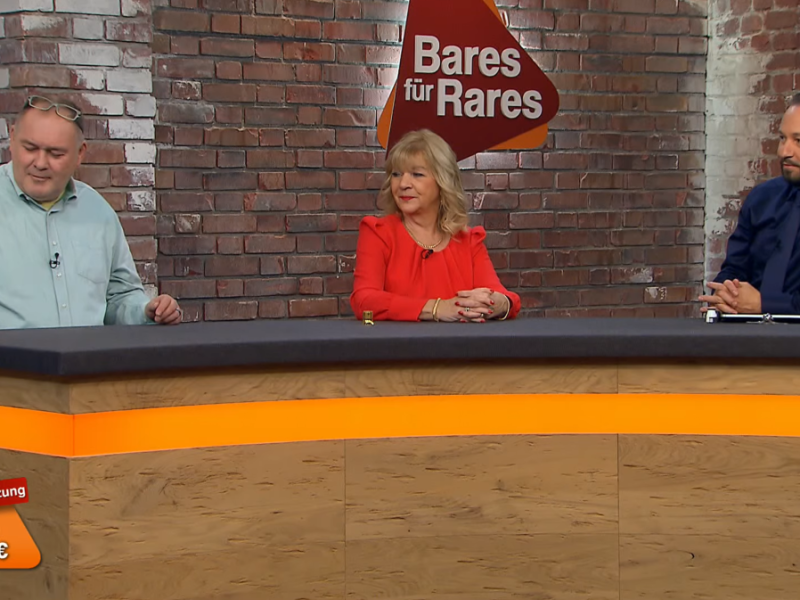 Bei „Bares für Rares“ werden die skurrilsten Raritäten präsentiert, und bei einigen geraten die Händler sogar in hitzige Bieterduelle...