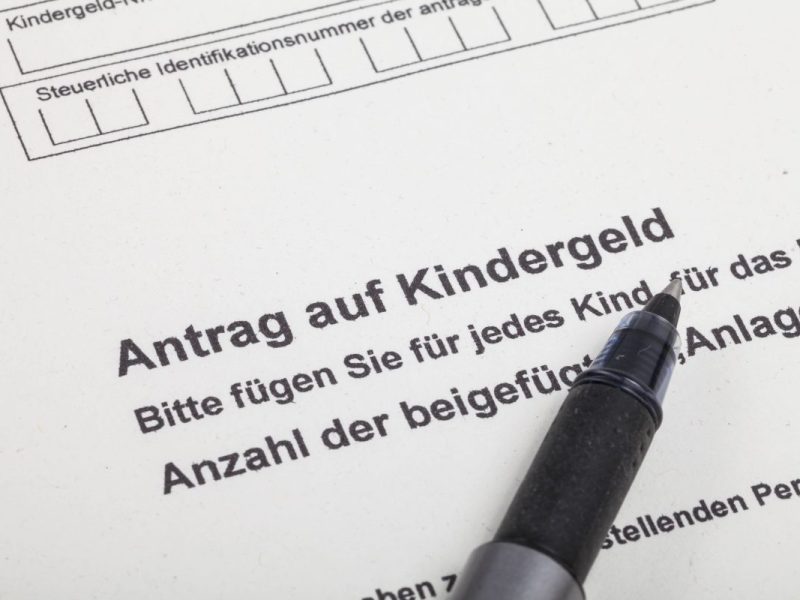 Ein Kindergeld-Betrüger sorgte für Empörung. Die Stadt ergreift nun Maßnahmen.
