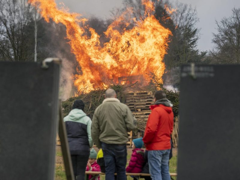 Es gibt einen Fehler, der beim Osterfeuer in NRW immer wieder gemacht wird und Leben kostet.