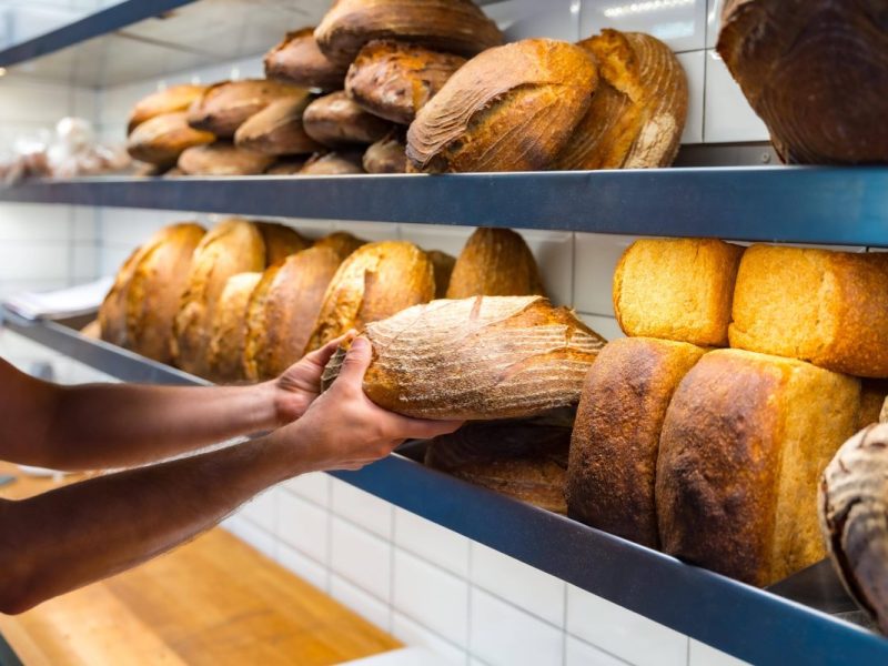 Als dieser Traditions-Laden im Ruhrgebiet seine Schließung bekannt gab, ist die Angestellte nach 30 Jahren plötzlich arbeitslos.