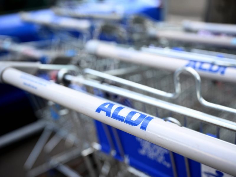 Aldi, Kaufland und Co.: Beschäftige können auf Lohnerhöhung hoffen. Verdi ist verärgert
