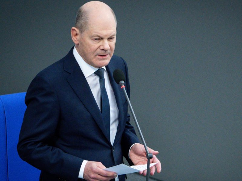 Olaf Scholz bei Befragung im Bundestag.
