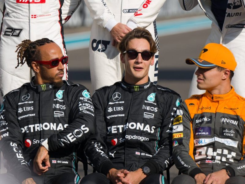 Formel 1: Strittige Szene beim Start zwischen Mercedes und McLaren.