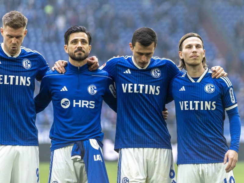 Beim FC Schalke 04 ist ein Spieler gerade außen vor.
