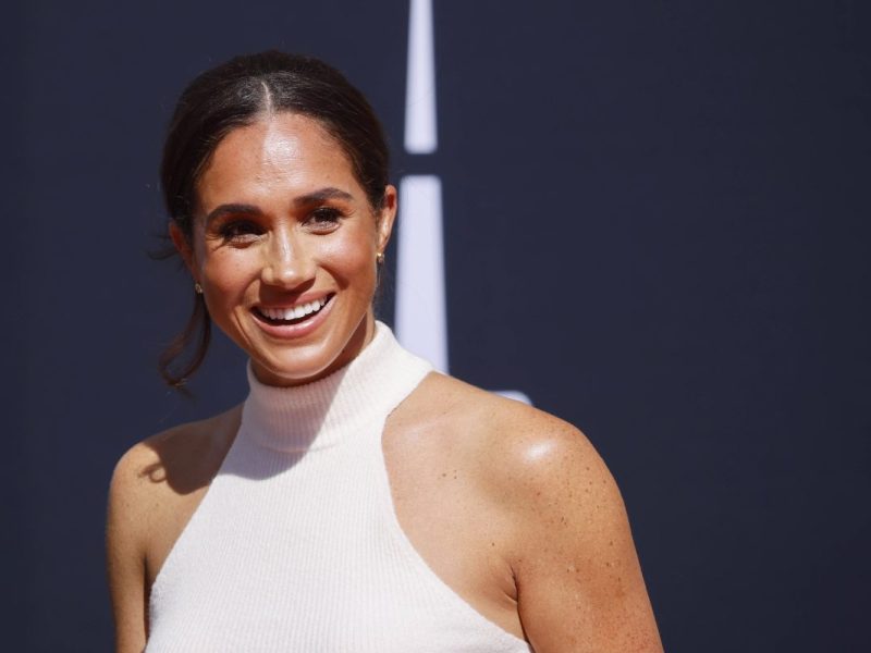 Meghan Markle entschied sich für ein Leben abseits des königlichen Trubels. Warum sie sich durch Kate in ihrer Entscheidung bestätigt fühlt.