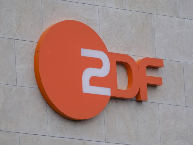 Das ZDF-Morgenmagazin darf sich über gleich zwei neue Gesichter freuen. Dabei teilte auch TV-Kollegin Dunja Hayali ihre Begeisterung.