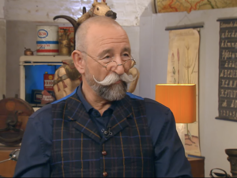 Bei „Bares für Rares“ ist nicht alles Gold, was glänzt. Das muss nun auch Kandidatin Annelie Stöber feststellen.