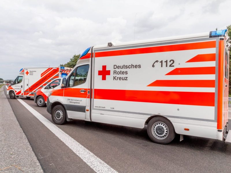 Auf der A42 in Oberhausen wurde eine Frau bei einem Unfall schwer verletzt. (Symbolfoto)