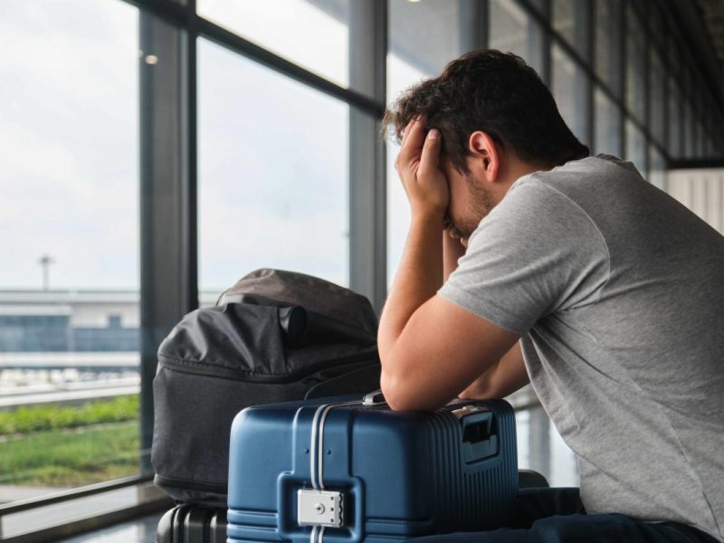 Mallorca-Urlauber verhalten sich am Flughafen unter aller Sau.