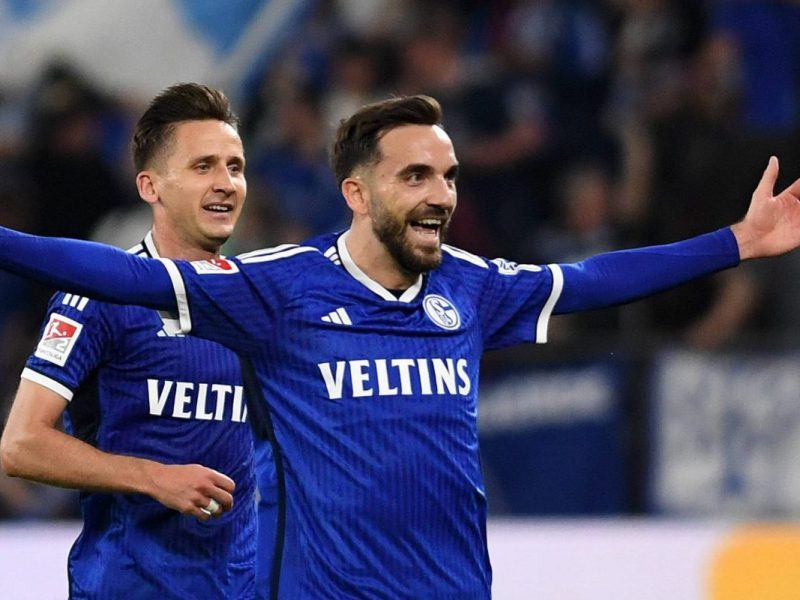 Kenan Karaman sorgt bei Schalke - Nürnberg für Jubel.