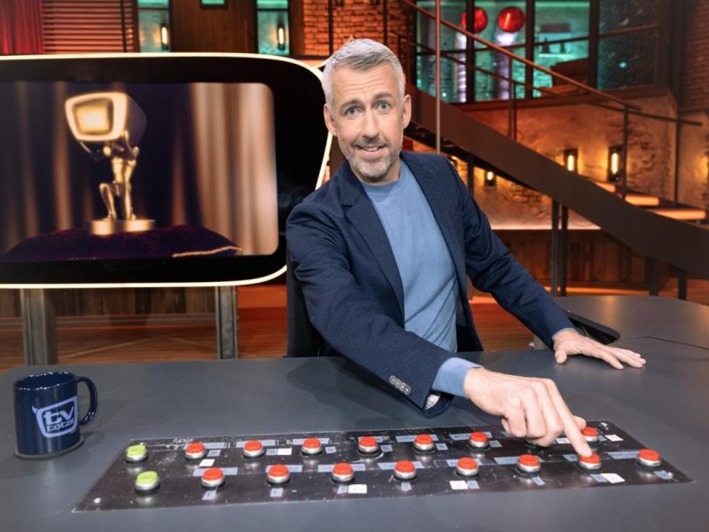 ProSieben schlug mit dem Comeback von „TV total“ mit Moderator Sebastian Pufpaff hohe Wellen. Jetzt zieht der Sender sein Fazit...