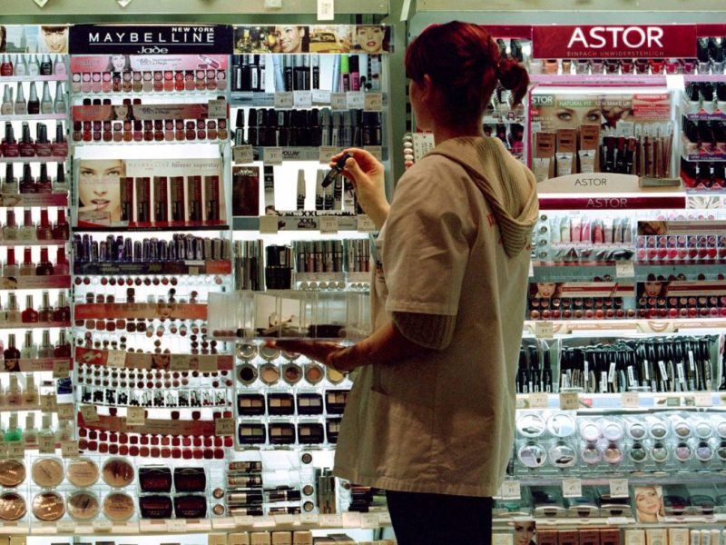 dm, Rossmann und Co.: So sparst du ordentlich Kohle.