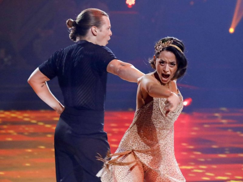 Nach ihrem Sieg bei „Let’s Dance“ haben Gabriel Kelly und Malika Dzumaev allen Grund zur Freude. Doch verstimmte DIESE Sache ihre Laune...