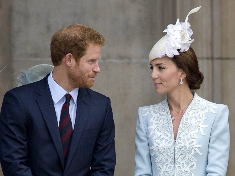 Prinz Harry hat die Brücken zur königlichen Familie längst abgebrochen! Doch jetzt plant der britische Rotschopf eine Kehrtwende...