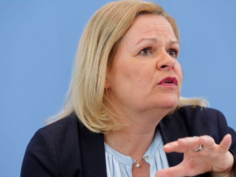 Zur Fußball-EM will Nancy Faeser weitere Grenzkontrollen einführen.