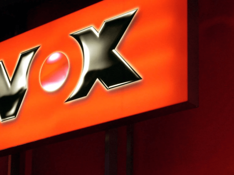 In der musikalischen Vox-Sendung „Sing meinen Song“ floss schon die ein oder andere Träne. Jetzt rührt auch DIESER Star mit seiner Beichte.