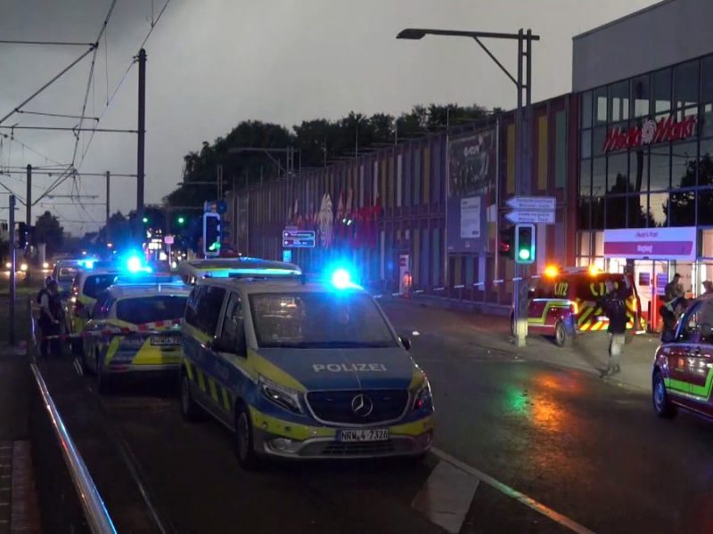 Dortmund: Auto erfasst zwei Kinder trotz einer grünen Ampel