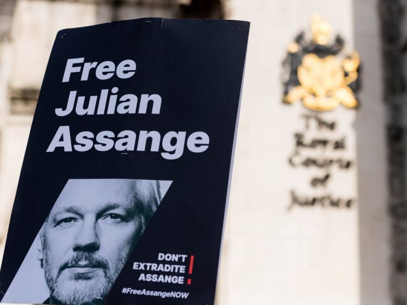 Assange ist frei und hat Großbritannien verlassen.