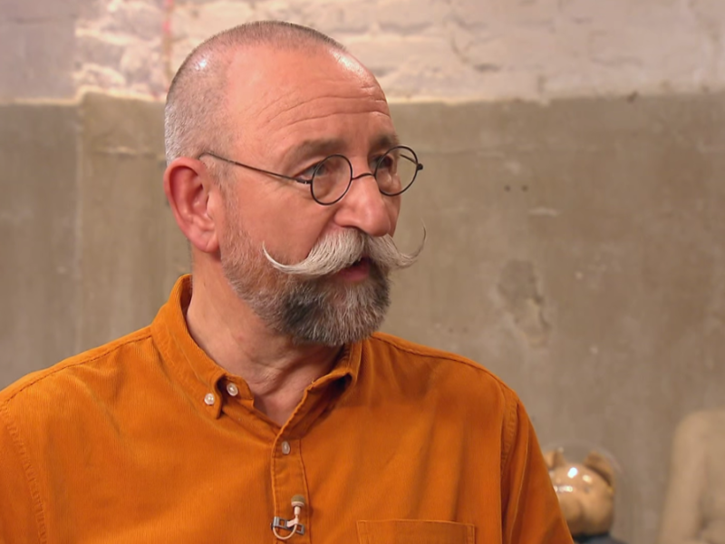 In der ZDF-Trödelshow „Bares für Rares“ ist nicht alles Gold was glänzt. Das musste nun auch Jens aus Dorsten feststellen…