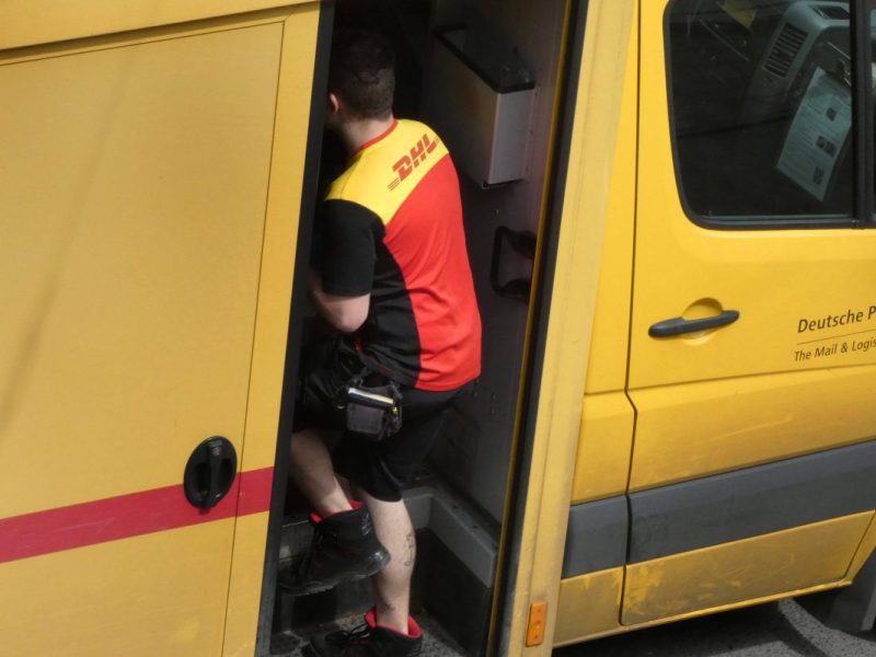 Unfassbar, welche Erklärung DHL für das verlorene Paket hat