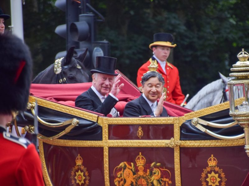 König Charles III. hat hohen Besuch in London. Dabei fällt eine Sache auf.