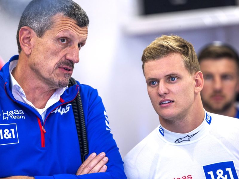 Mick Schumacher träumt weiterhin von seiner Formel-1-Rückkehr. Jetzt grätscht sein Ex-Boss Günther Steiner in seine Comeback-Pläne.
