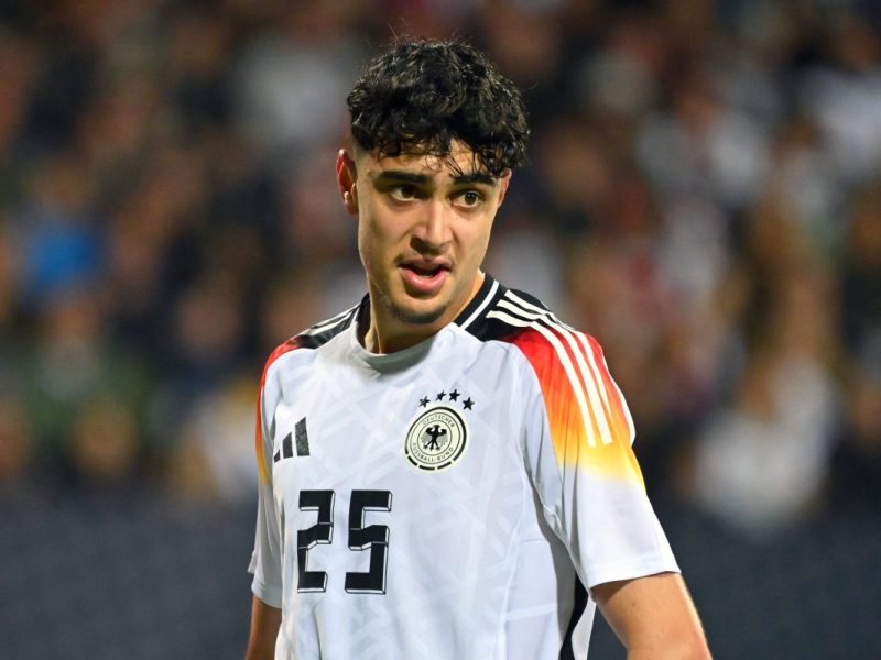 Aleksandar Pavlovic kann sich trotz verpasster EM freuen.