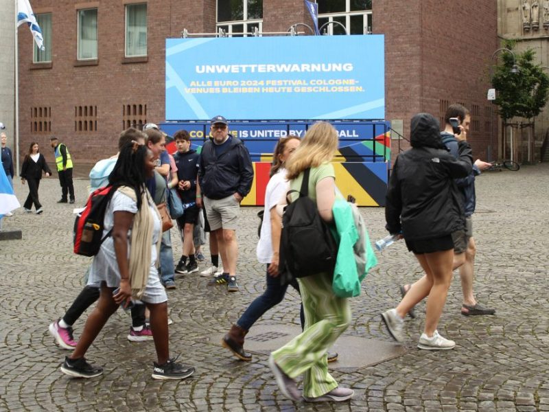 Kurz vor dem Spiel Deutschland – Dänemark macht diese Unwetter-Warnung die Runde