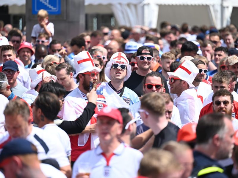 Gelsenkirchen: EM-Fußballfans strömen in die Stadt und sorgen für Chaos