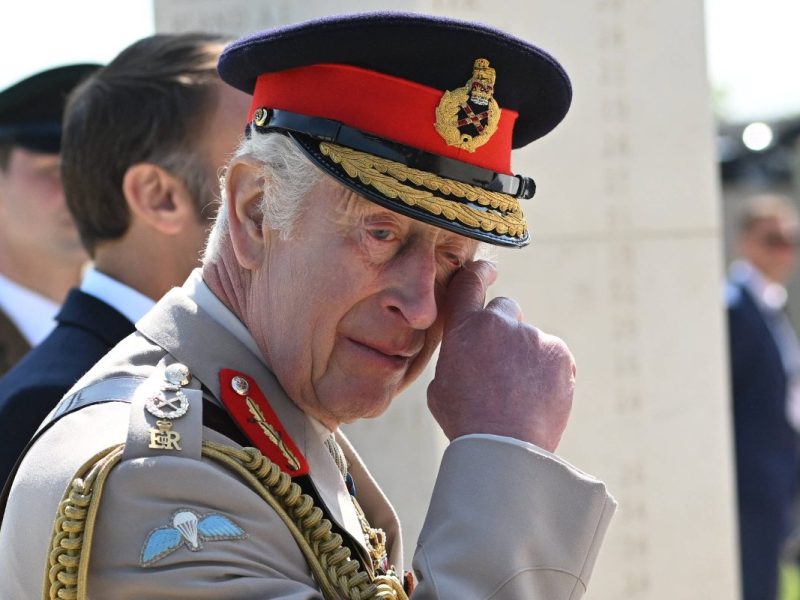 König Charles III. weint bittere Tränen. Dabei traf der Monarch eine Entscheidung, die wohlmöglich nicht im Sinne der Queen gewesen wäre...