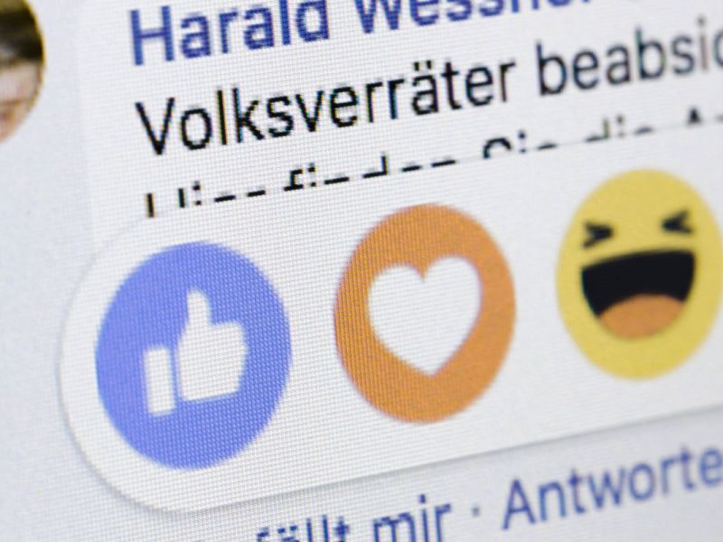 Eine Linke-Politikerin aus NRW bekam eine Todes-Drohung per Facebook-Kommentar. (Symbolbild)